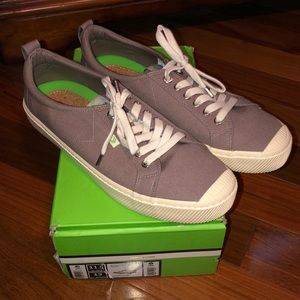 Cariuma OCA Low Canvas Sneaker,Men’s 11.5